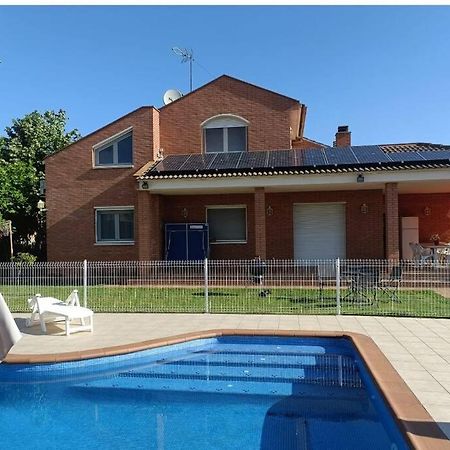 Вилла Casa Con Jardin Y Piscina Privada. Santa Eulalia de Ronsana Экстерьер фото