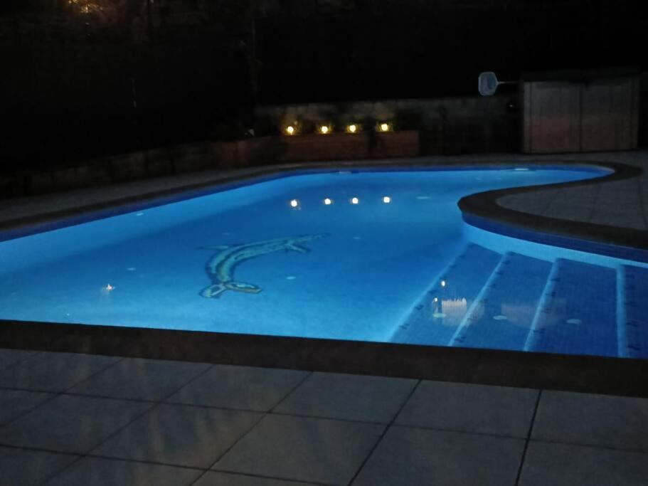 Вилла Casa Con Jardin Y Piscina Privada. Santa Eulalia de Ronsana Экстерьер фото