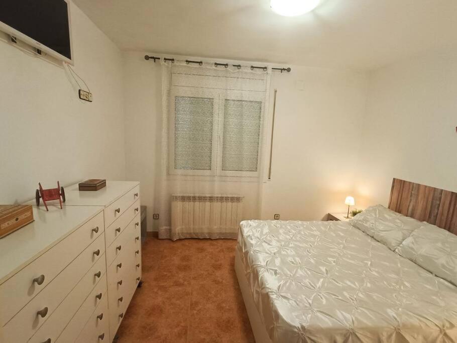 Вилла Casa Con Jardin Y Piscina Privada. Santa Eulalia de Ronsana Экстерьер фото