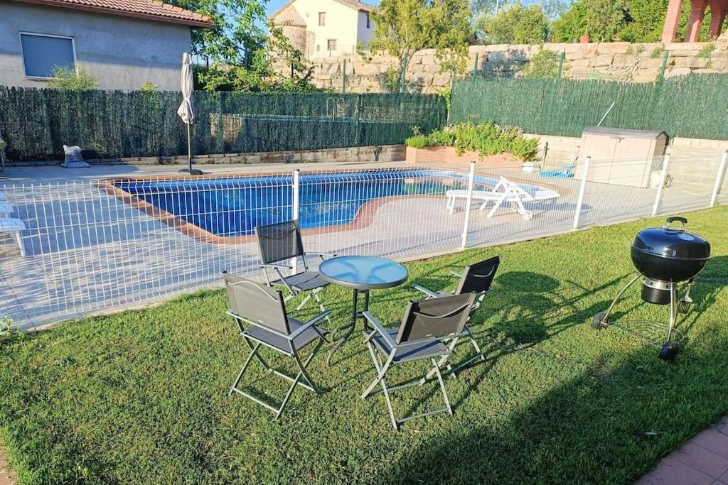 Вилла Casa Con Jardin Y Piscina Privada. Santa Eulalia de Ronsana Экстерьер фото